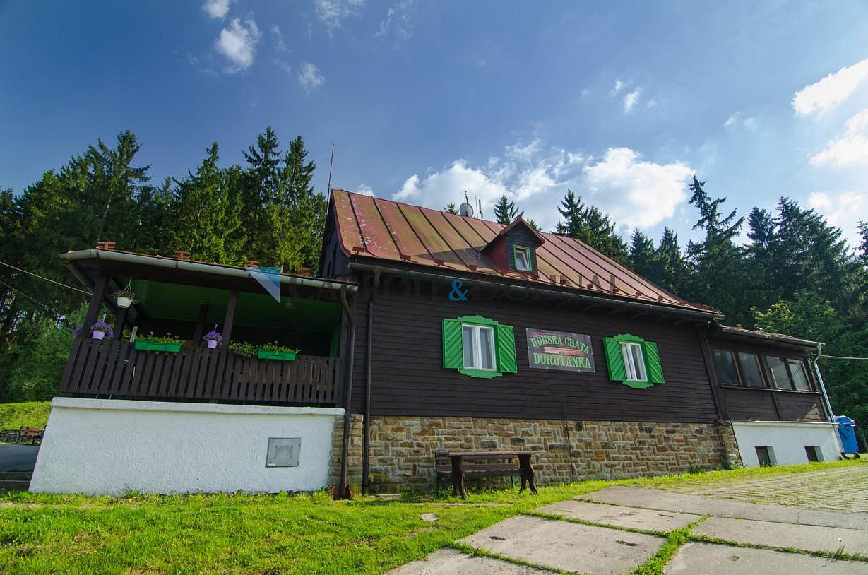 Prodej ubytovacího objektu 280 m²