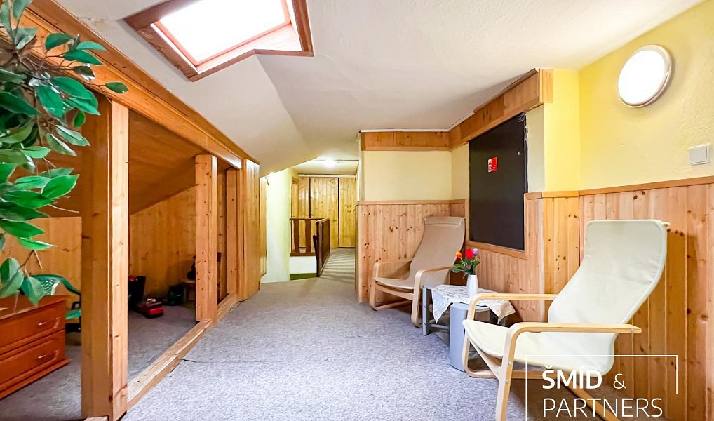 Prodej ubytovacího objektu 778 m², Hraběšice – náhled fotky 10