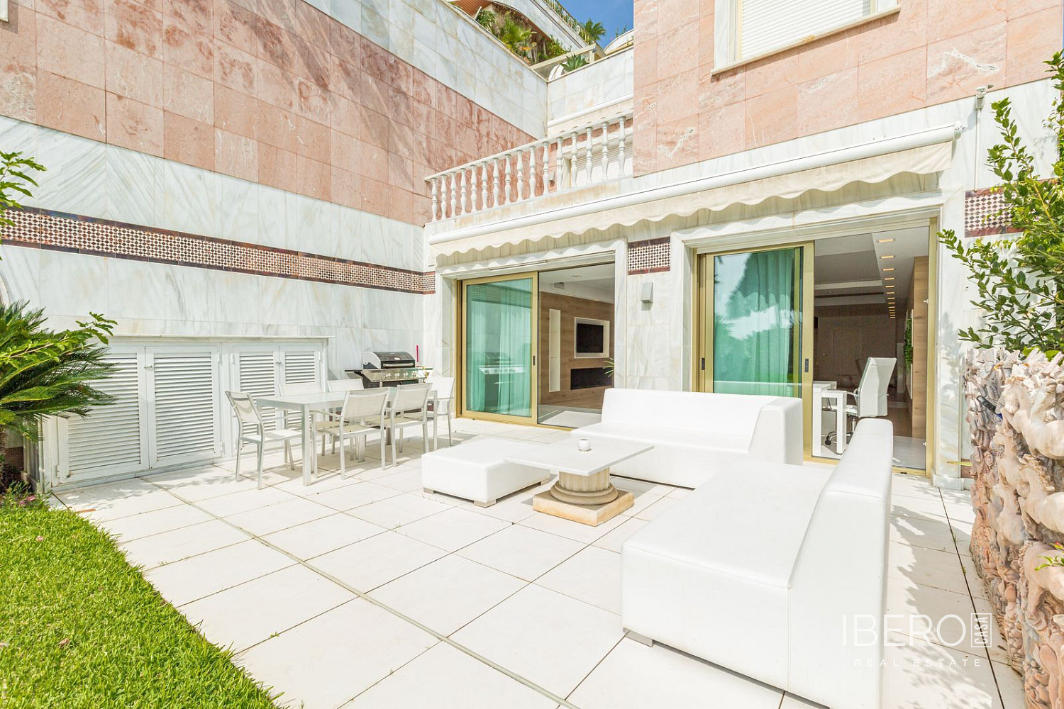 Prodej bytu 4+kk 352 m²