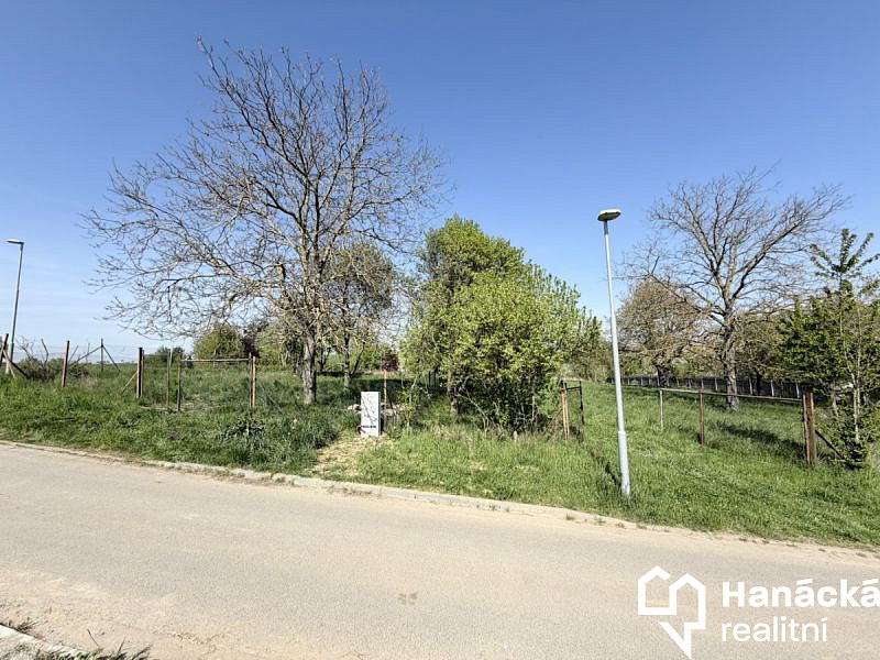 Prodej stavebního pozemku 1 988 m² – fotografie 4