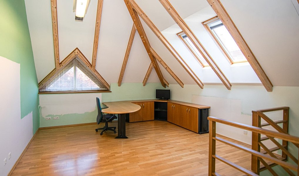 Prodej domu 560 m² s pozemkem 2 497 m², Černošice – náhled fotky 34