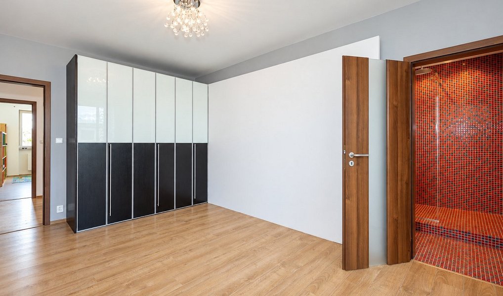 Pronájem bytu 4+kk 120 m², Husinec – náhled fotky 13
