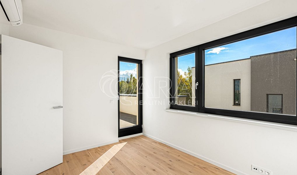 Prodej domu 288 m² s pozemkem 687 m², Praha – náhled fotky 14