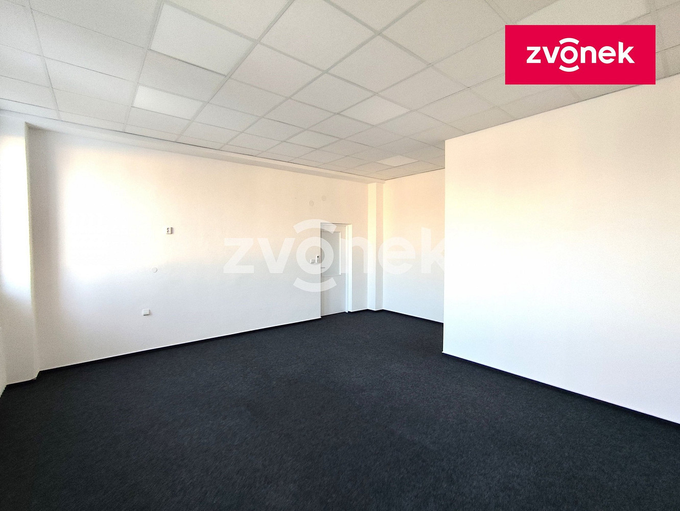 Pronájem kanceláře 32 m² – fotografie 5