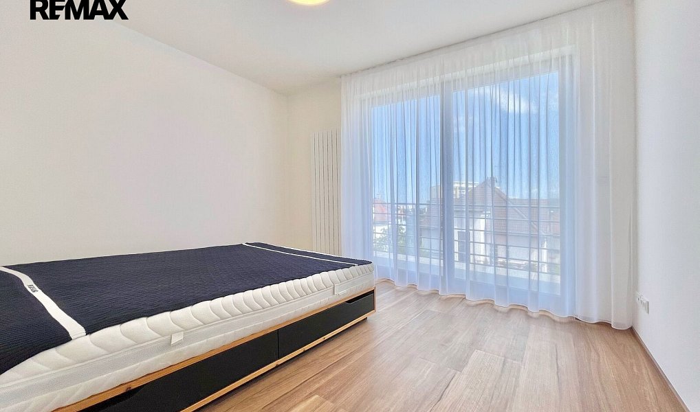Pronájem bytu 4+kk 77 m², Praha – náhled fotky 4
