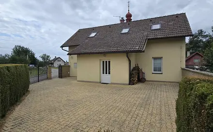 Pronájem domu 130 m² s pozemkem 200 m², Osek, okres Jičín
