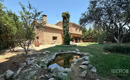 Prodej domu 1 255 m² s pozemkem 1 006 m²