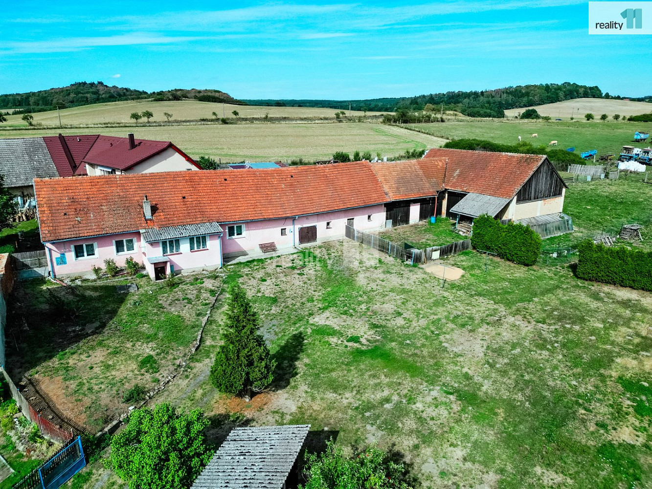 Prodej domu 432 m² s pozemkem 3 745 m²