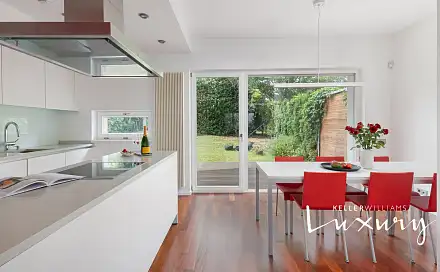 Pronájem domu 260 m² s pozemkem 390 m², Hanzelkova, Praha 6 - Dejvice