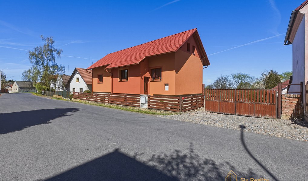 Prodej domu 261 m² s pozemkem 800 m², Zavidov – náhled fotky 32