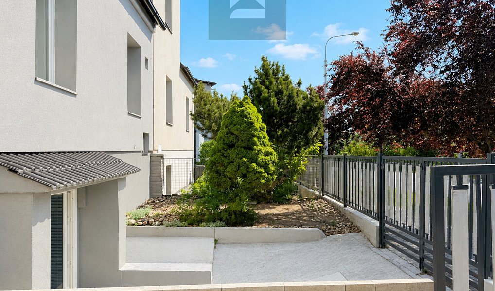 Prodej domu 200 m² s pozemkem 296 m², Plzeň – náhled fotky 11