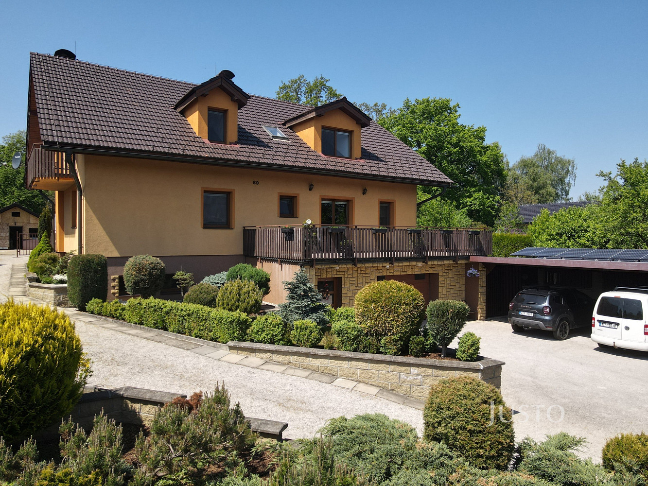 Prodej domu 425 m² s pozemkem 1 449 m²