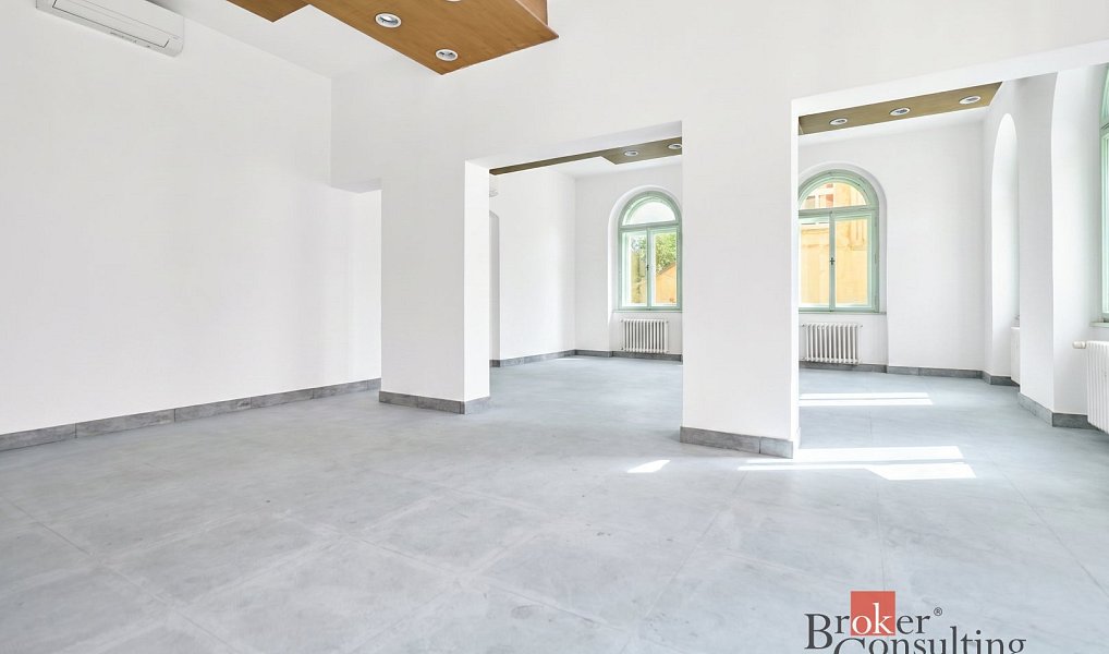 Prodej kanceláře 750 m², Nejdek – náhled fotky 2