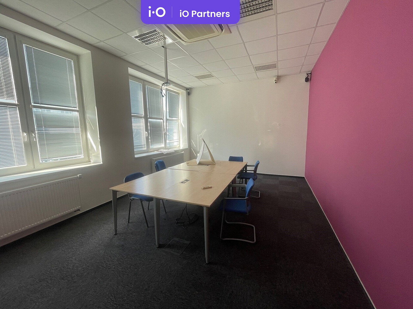 Pronájem kanceláře 2 000 m² – fotografie 4