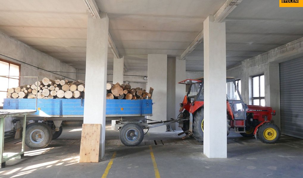 Prodej výrobních prostor 3 983 m², Moravec – náhled fotky 15