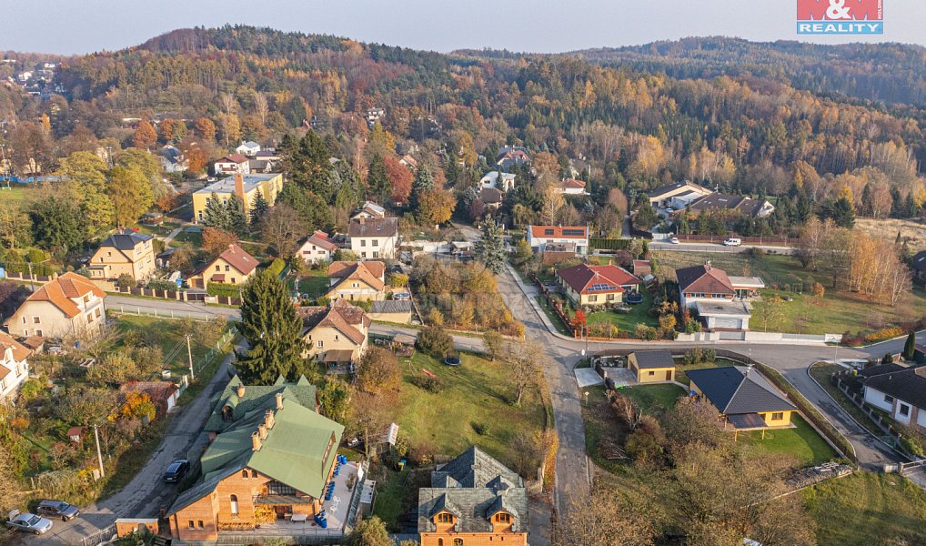 Prodej stavebního pozemku 1 043 m², Velké Popovice – náhled fotky 12