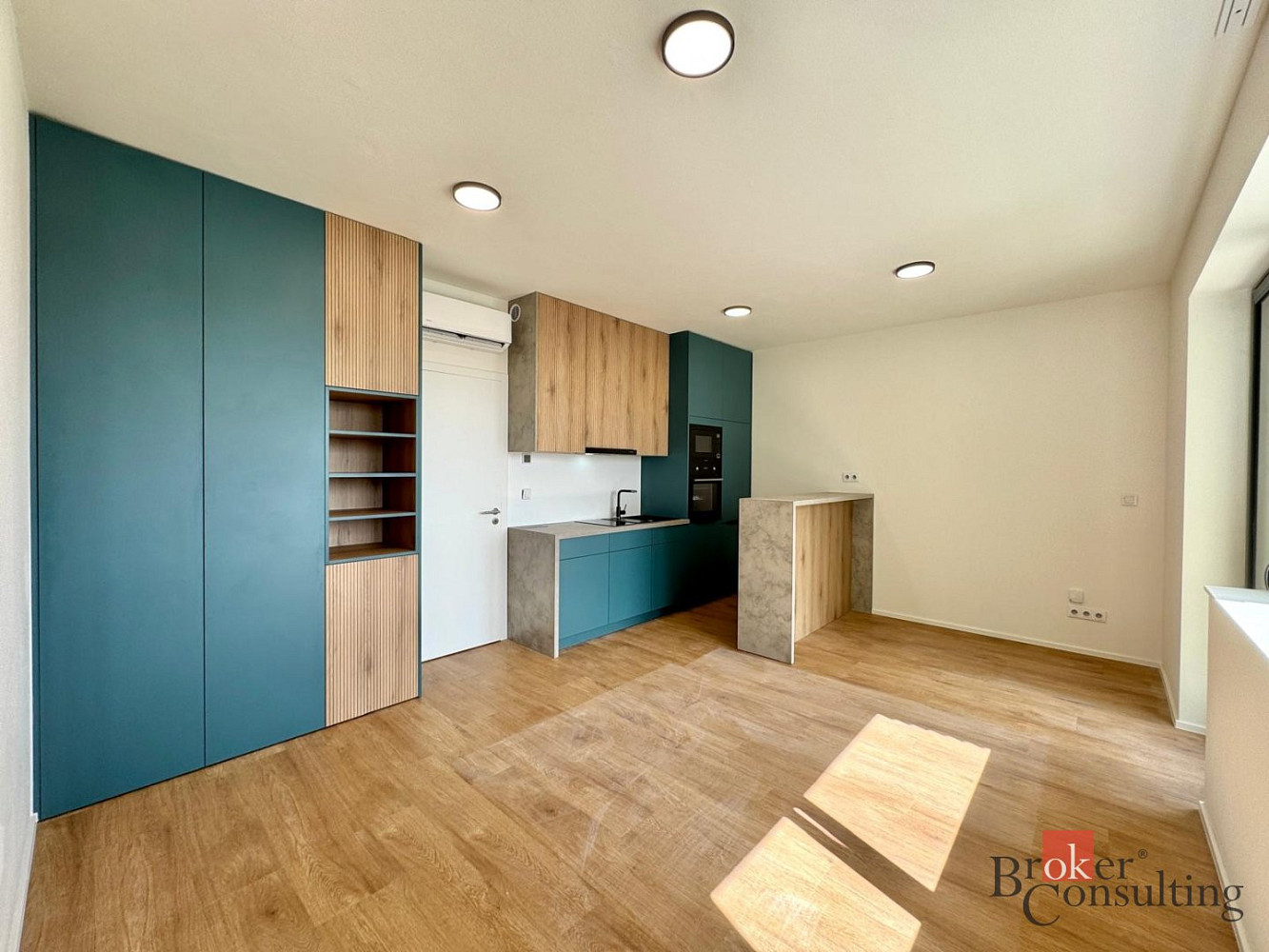 Pronájem bytu 1+kk 40 m² – fotografie 3