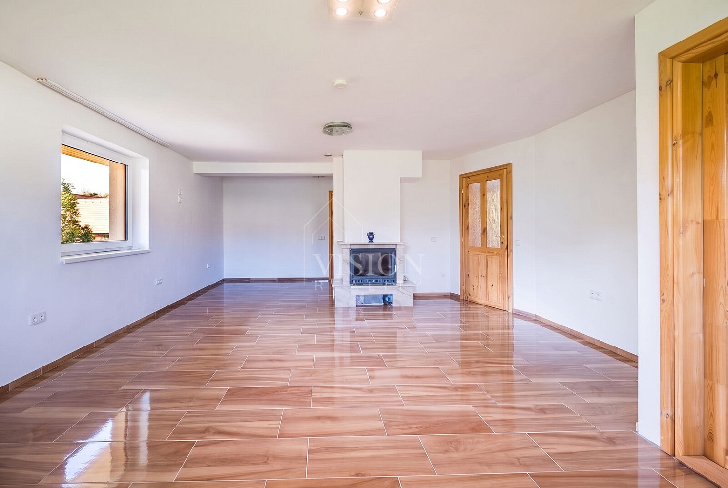 Prodej domu 238 m² s pozemkem 811 m² – fotografie 2