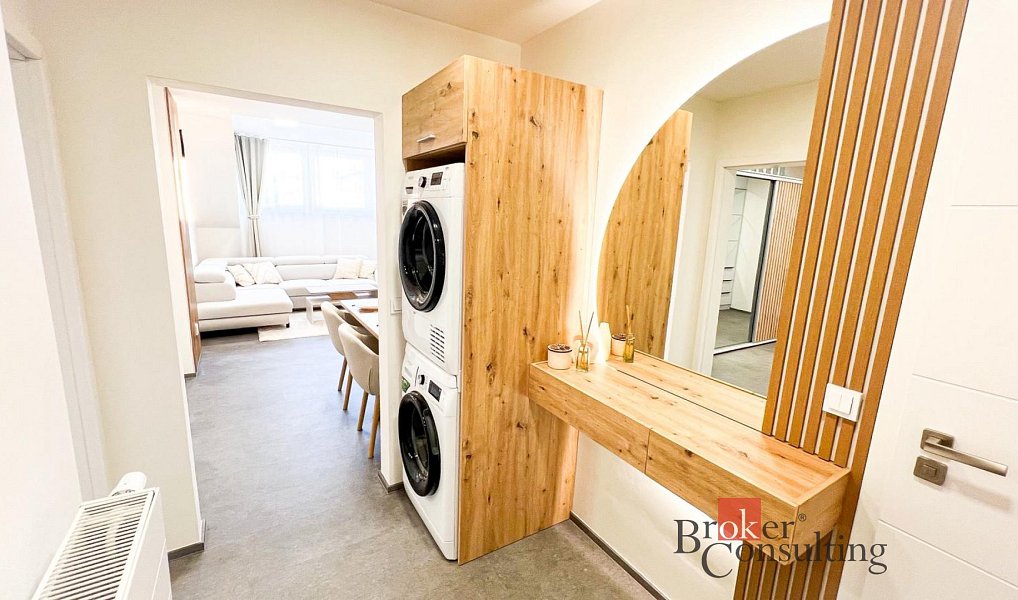 Pronájem bytu 2+kk 74 m², Praha – náhled fotky 12