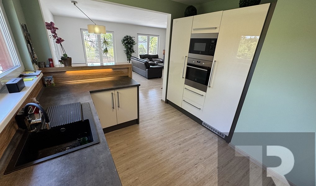 Prodej domu 147 m² s pozemkem 1 050 m², Vejprnice – náhled fotky 4