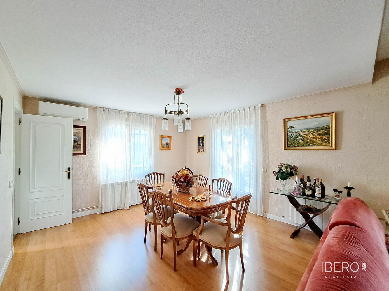 Prodej domu 334 m² s pozemkem 989 m²