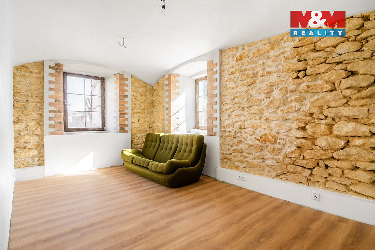 Prodej domu 300 m² s pozemkem 608 m² – fotografie 2