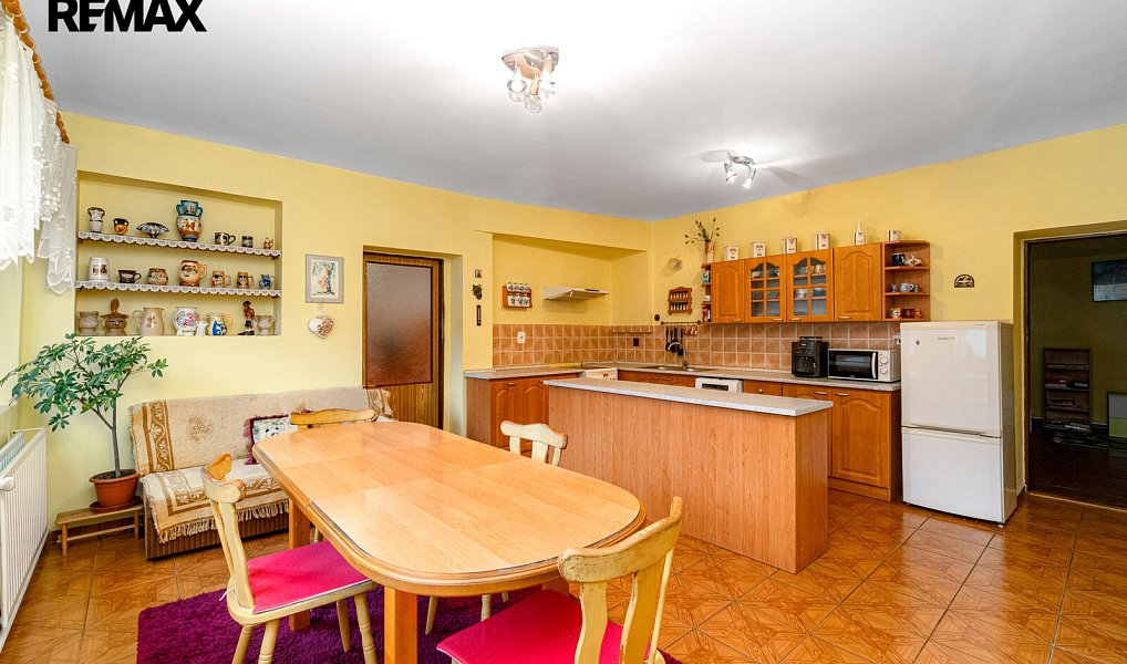 Prodej domu 226 m² s pozemkem 2 380 m², Hošťálkovy – náhled fotky 3