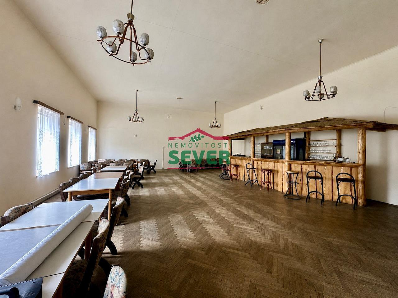 Prodej komerčního objektu (jiného typu) 800 m² – fotografie 2