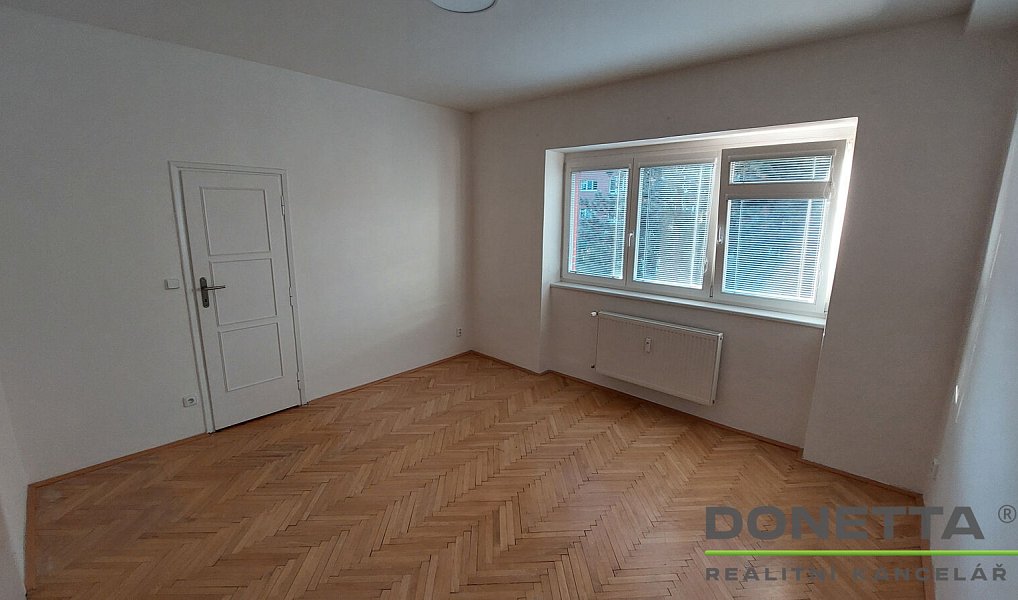 Pronájem bytu 3+1 88 m², Hradec Králové – náhled fotky 8