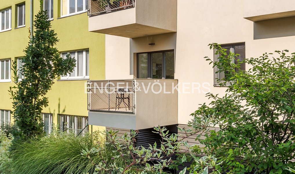 Pronájem bytu 2+kk 65 m², Praha – náhled fotky 14