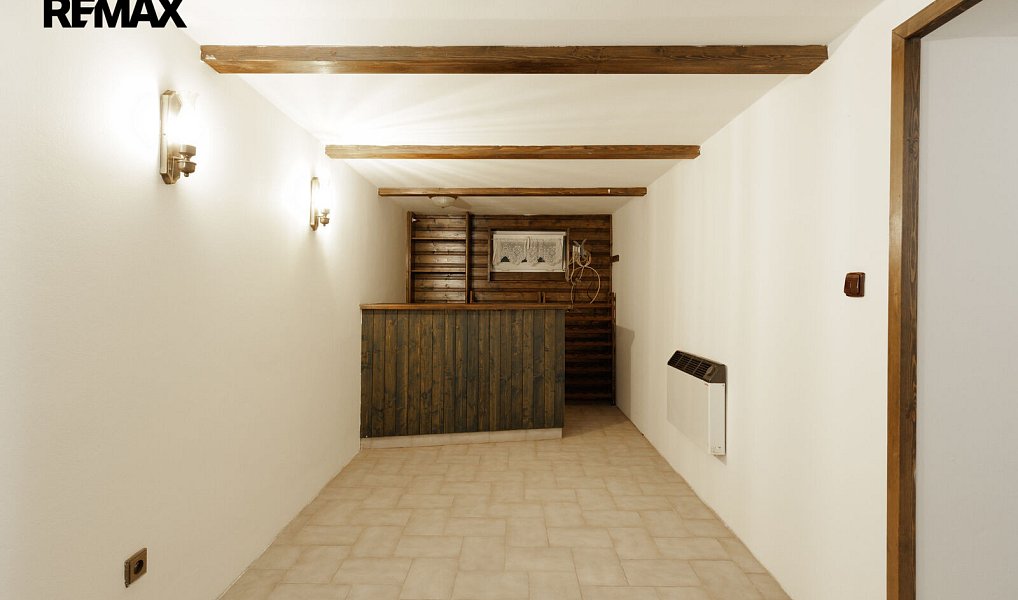 Prodej domu 520 m² s pozemkem 764 m², Roztoky – náhled fotky 35