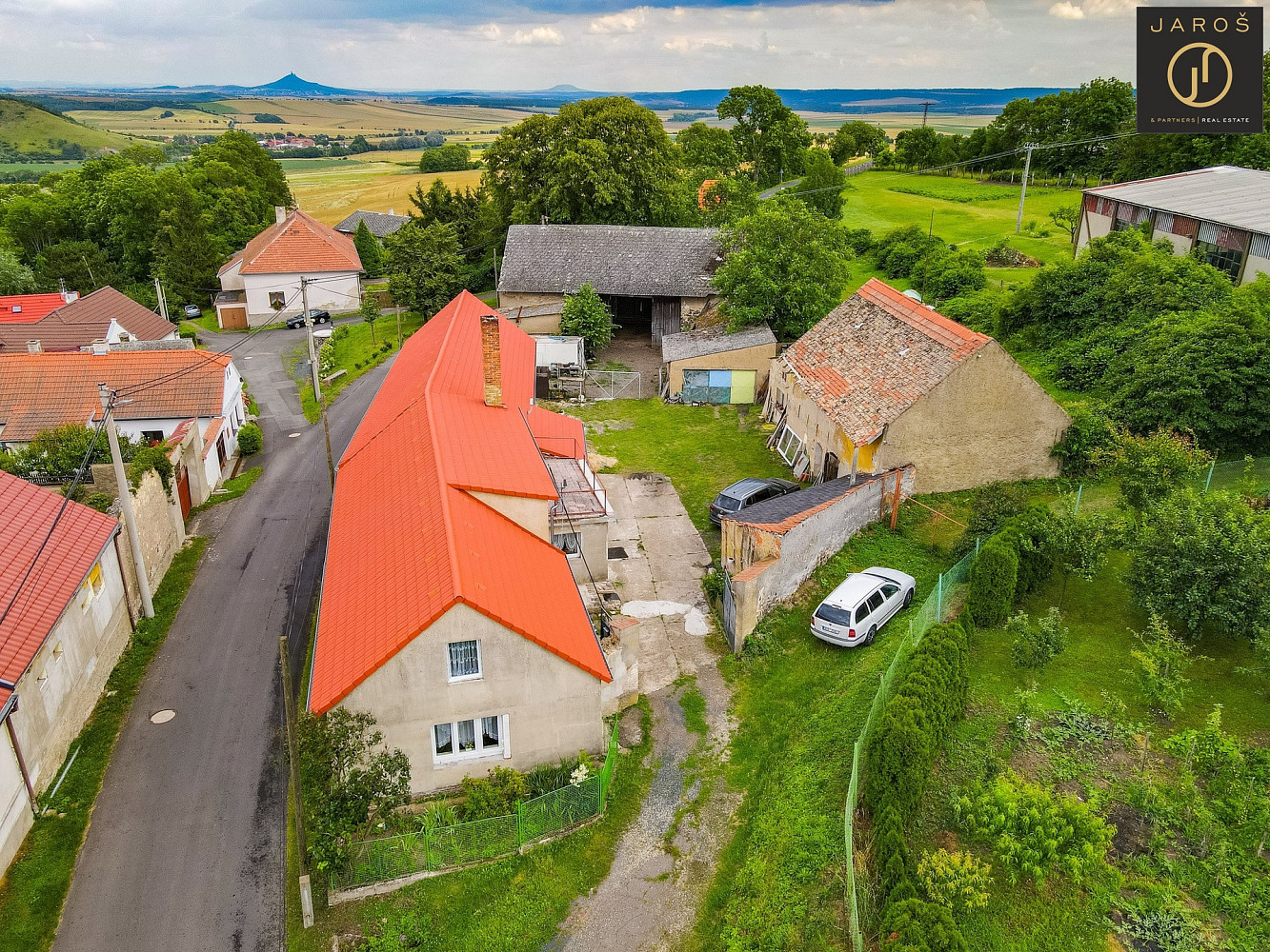 Prodej domu 640 m² s pozemkem 2 342 m²