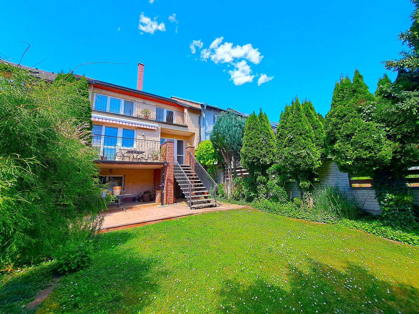 Prodej domu 204 m² s pozemkem 300 m²