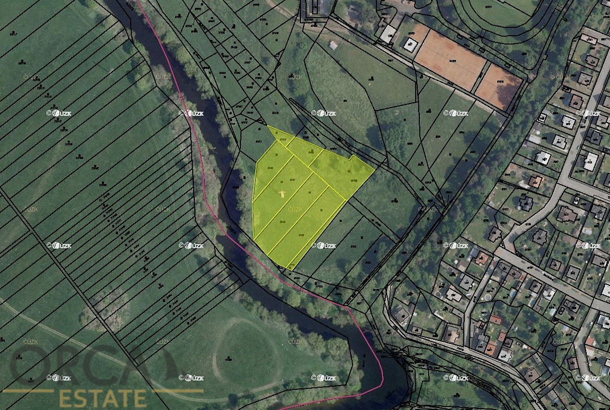Prodej pozemku 9 300 m²