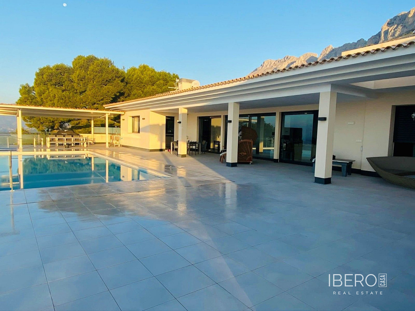 Prodej domu 680 m² s pozemkem 1 680 m²