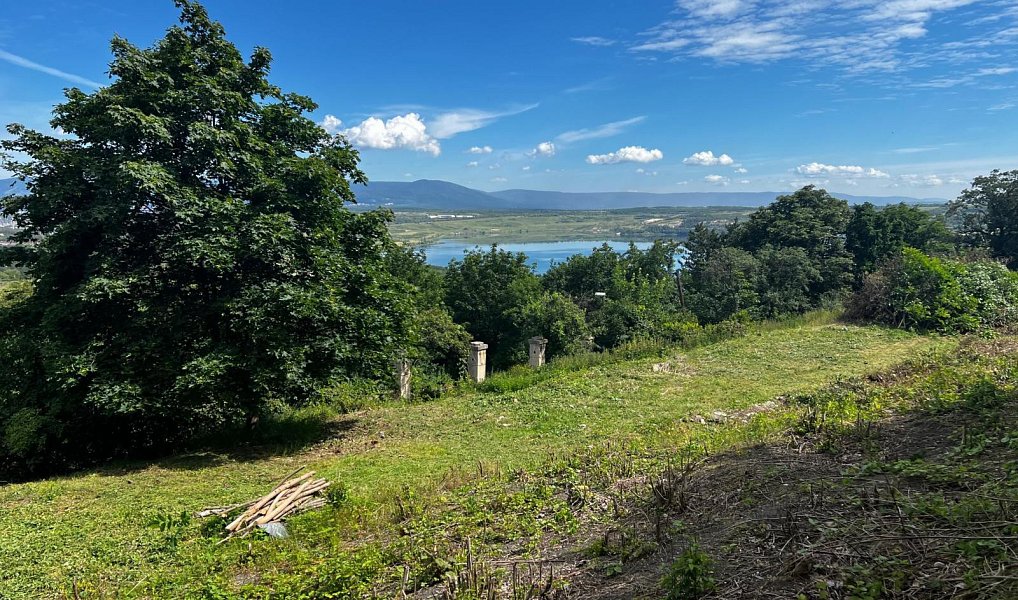 Prodej stavebního pozemku 1 463 m², Most – náhled fotky 2