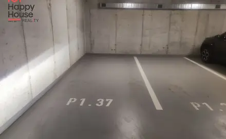Pronajmeme garážové stání v 1PP, Praha 9, Kobylisy, ul Na Slovance, U Slovanky, Praha 8 - Libeň