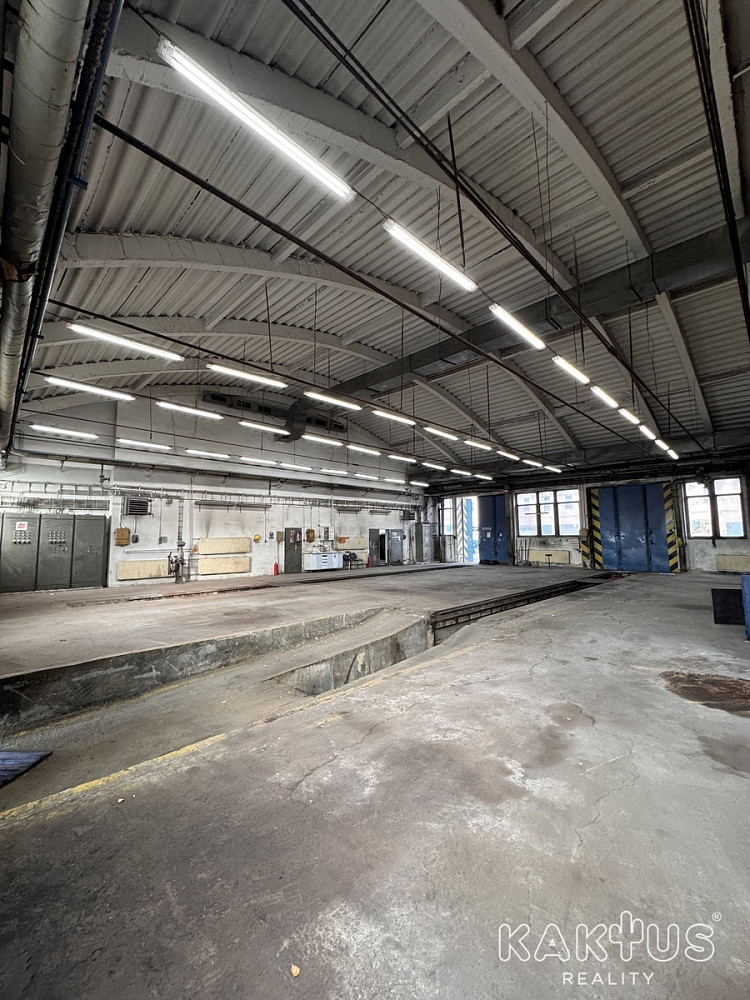 Pronájem skladovacích prostor 620 m² – fotografie 4