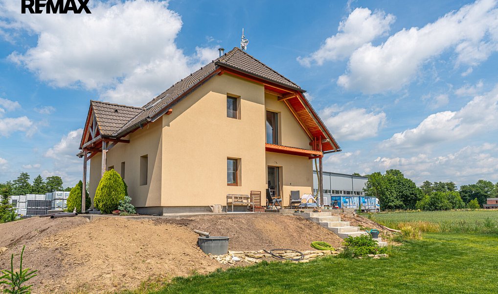 Prodej domu 107 m² s pozemkem 1 233 m², Sezemice – náhled fotky 24