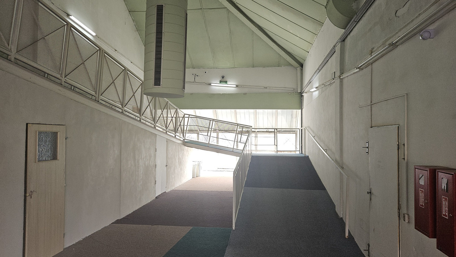 Pronájem obchodních prostor 430 m² – fotografie 3