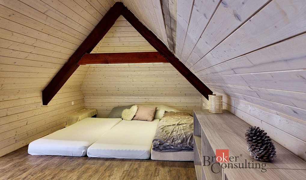 Prodej domu 140 m² s pozemkem 2 166 m², Štítary – náhled fotky 19