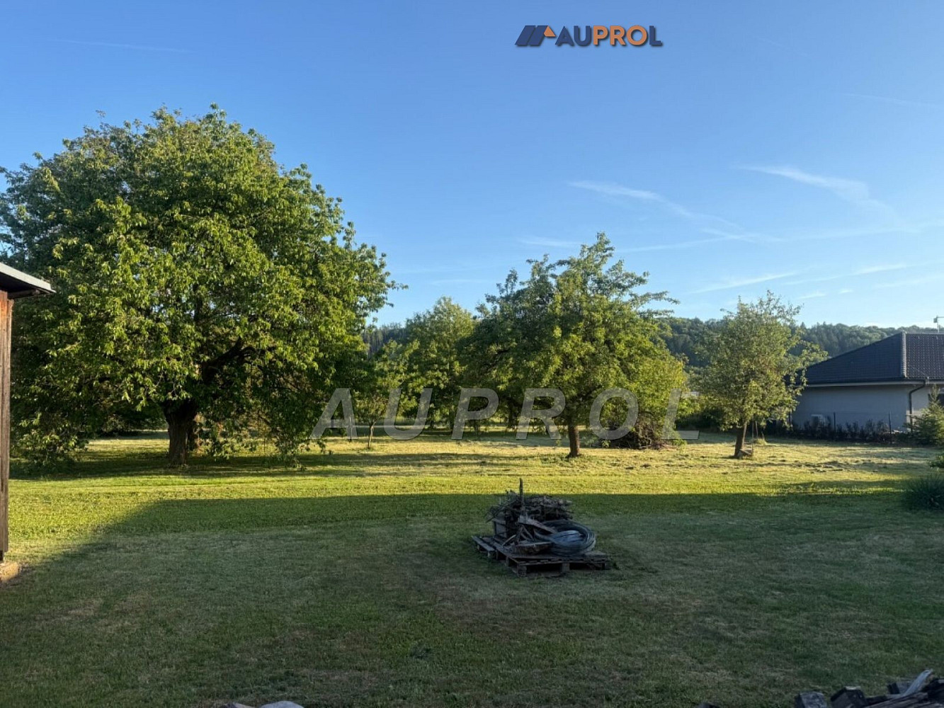 Prodej stavebního pozemku 1 901 m²