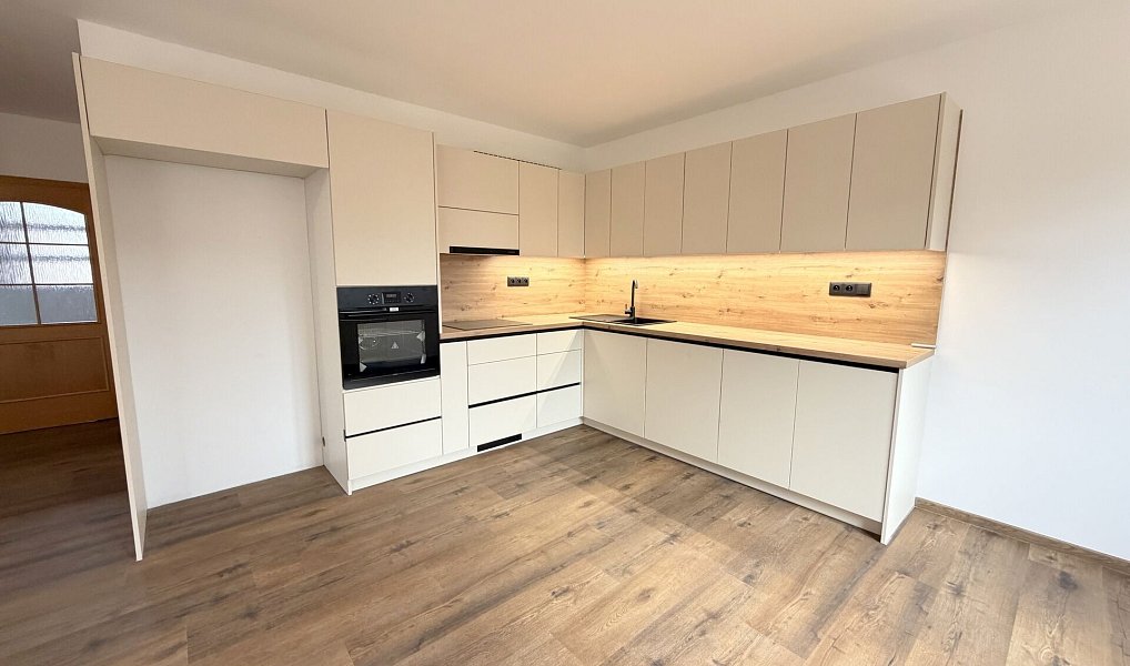 Pronájem domu 110 m² s pozemkem 149 m², Prostějov – náhled fotky 2