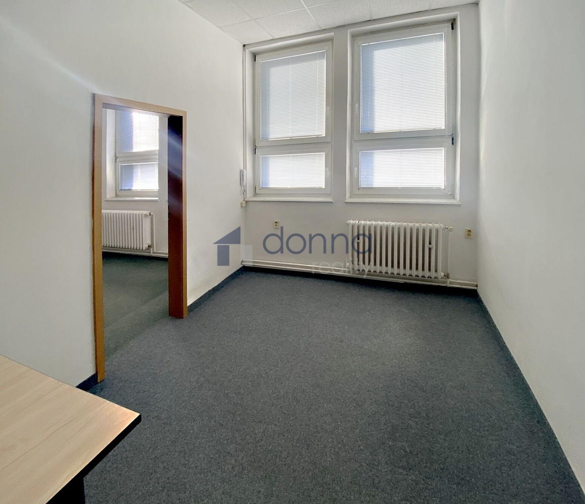 Pronájem kanceláře 32 m² – fotografie 4