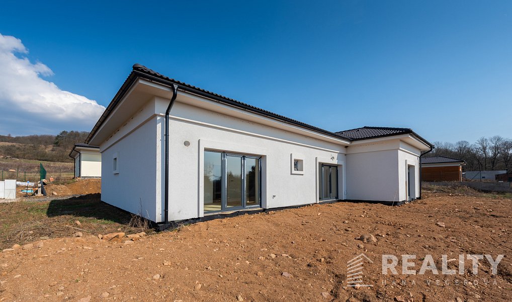 Prodej domu 158 m² s pozemkem 723 m², Košťany – náhled fotky 2