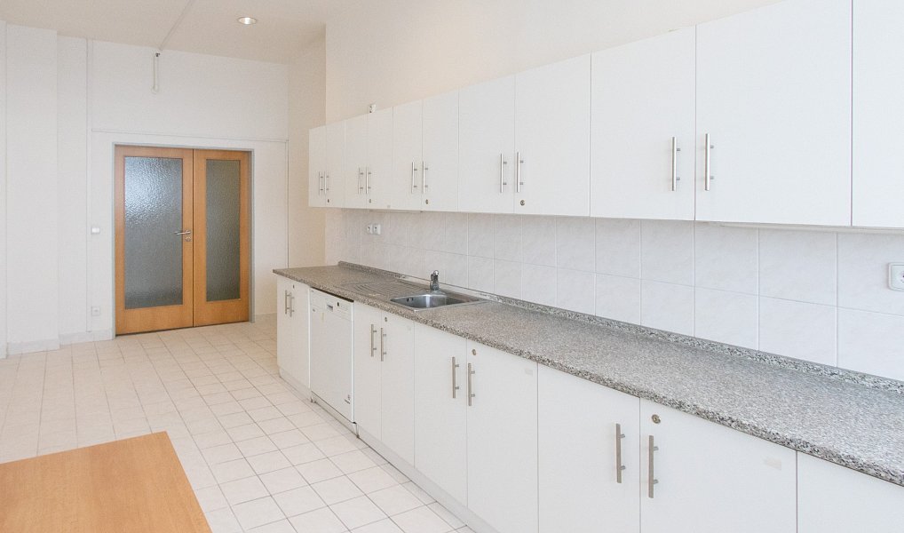 Pronájem kanceláře 250 m², Praha – náhled fotky 3