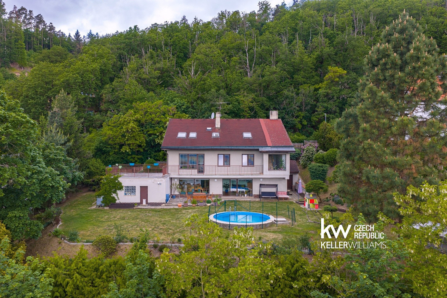 Prodej domu 281 m² s pozemkem 1 484 m² – fotografie 2