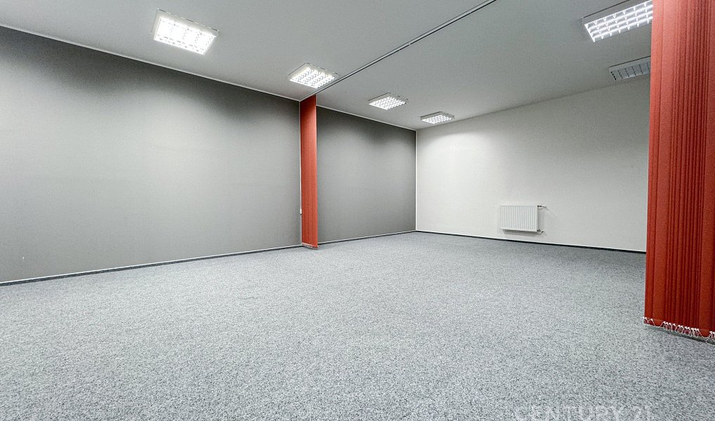 Pronájem výrobních prostor 1 920 m², Adamov – náhled fotky 22