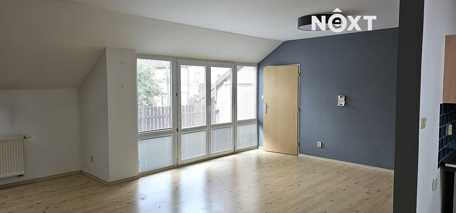Pronájem bytu 4+kk 130 m² – fotografie 3