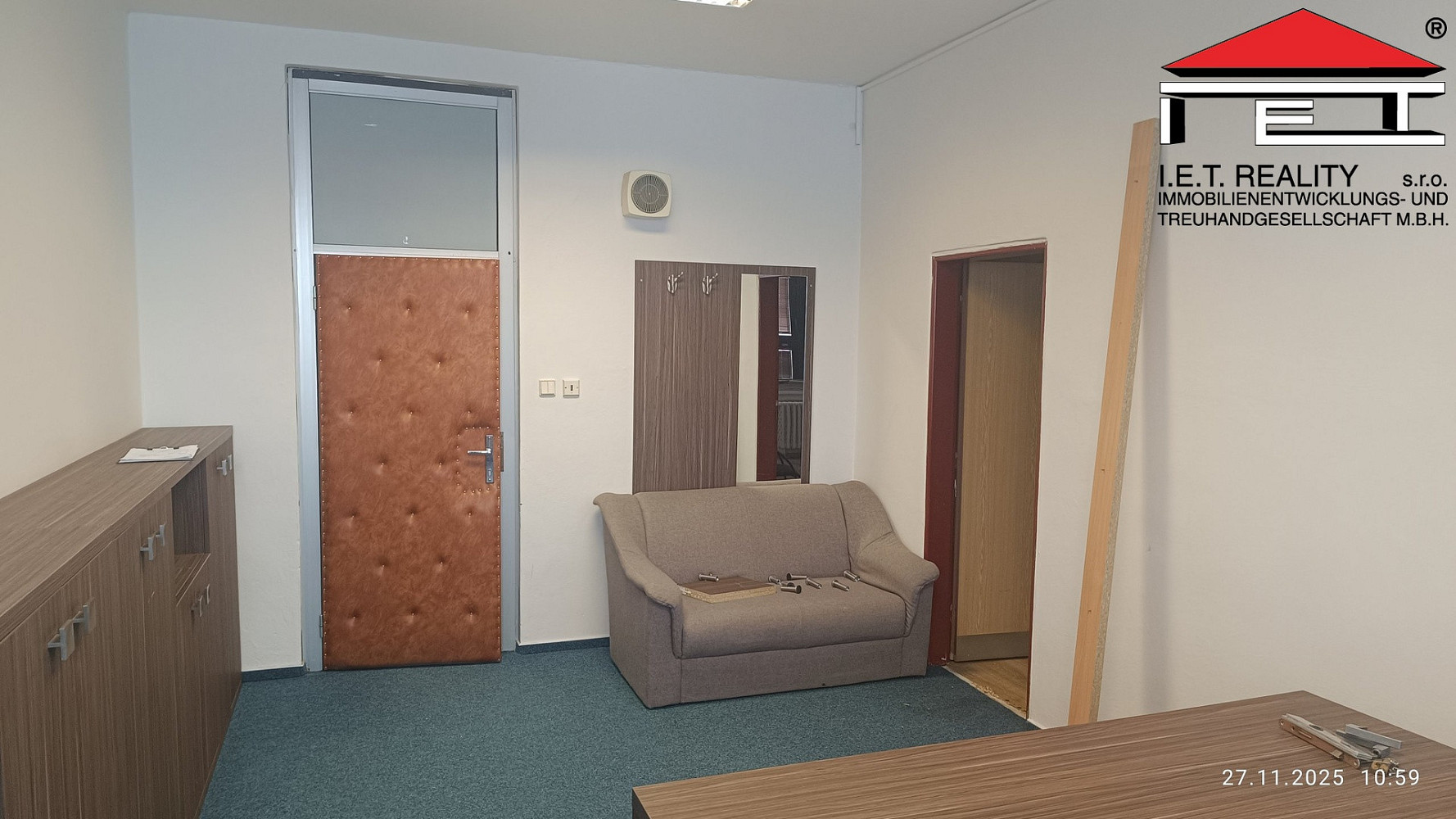 Pronájem kanceláře 53 m² — photo 3